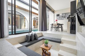 Deluxe Villa, 2 Bedrooms, Pool View, Poolside | Living area