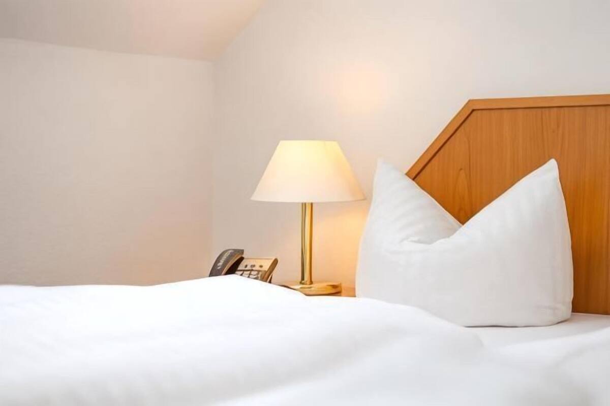 Cots/infant beds