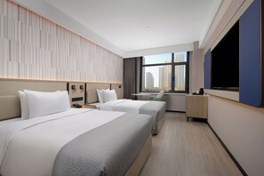 Tomannsrom – comfort | Dundyner, skrivebord for bærbar PC, wi-fi (inkludert) og sengetøy