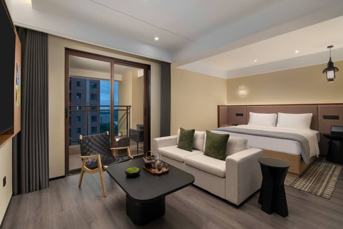 Basic Single Room, Balcony, Hill View | Laptop workspace