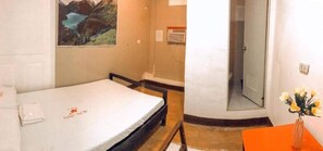 Standard Double Room | Desk