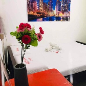Standard Double Room | Desk