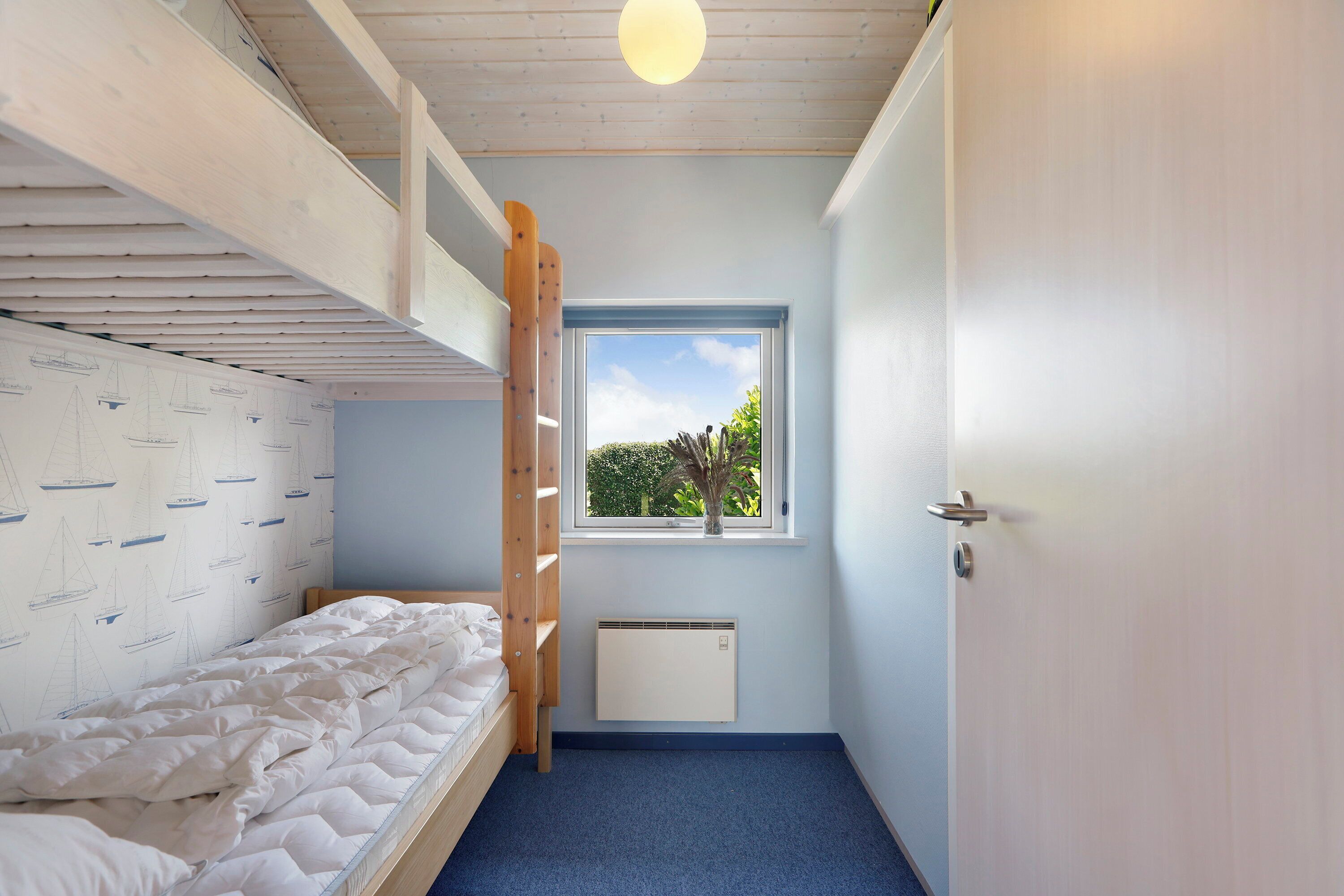 3 bedrooms, iron/ironing board, WiFi (free)