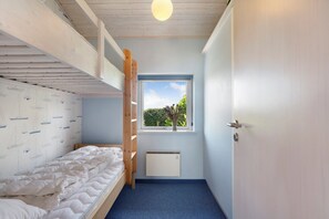 3 bedrooms, iron/ironing board, free WiFi
