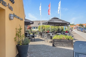 Buiten dineren
