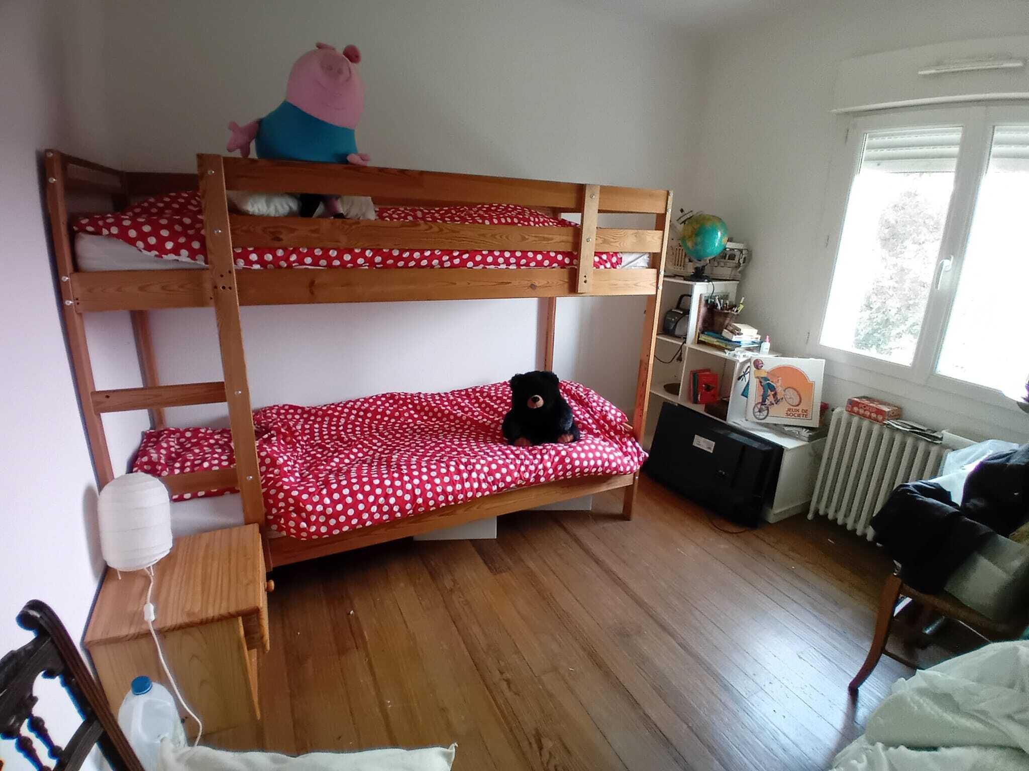 2 chambres, fer et planche à repasser, accès Internet, draps fournis