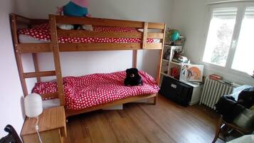 2 chambres, fer et planche Ă repasser, accĂšs Internet, draps fournis