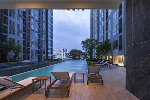 Best Location of Pattaya, Infinity Pool Walk To The Beach