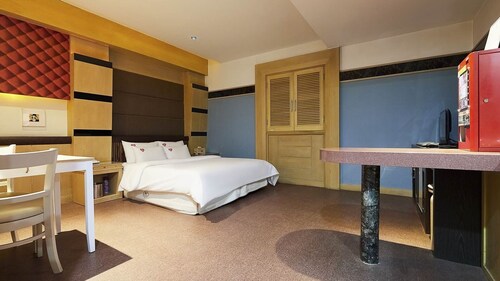 From H Amoremio The Classic Suwon