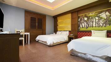 Deluxe Twin | Individually decorated, desk, blackout drapes, free WiFi