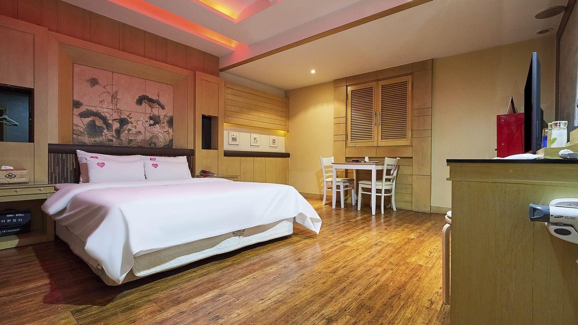 Décor unique, bureau, rideaux d’obscurcissement, accès au Wi-Fi (inclus)