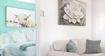 NEW TO VRBO: Stylish Haven with a Touch of Colour