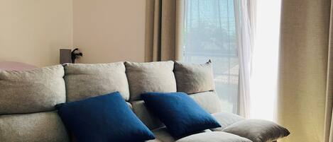 Comfort Apartment, Non Smoking, Balcony | Premium bedding, down comforters, individually decorated