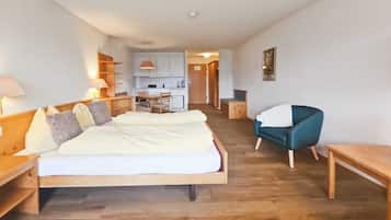 Classic Double Room, Balcony | Desk, free WiFi, wheelchair access
