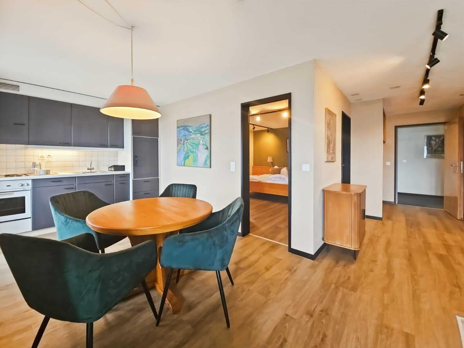 Mini-Kühlschrank, Mikrowelle