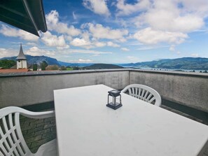 Deluxe Studio Suite, Lake View | Terrace/patio