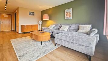 Schreibtisch, kostenloses WLAN, Rollstuhlgeeignet