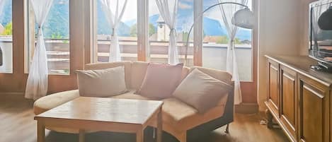 Deluxe-Studiosuite, Seeblick | Wohnbereich