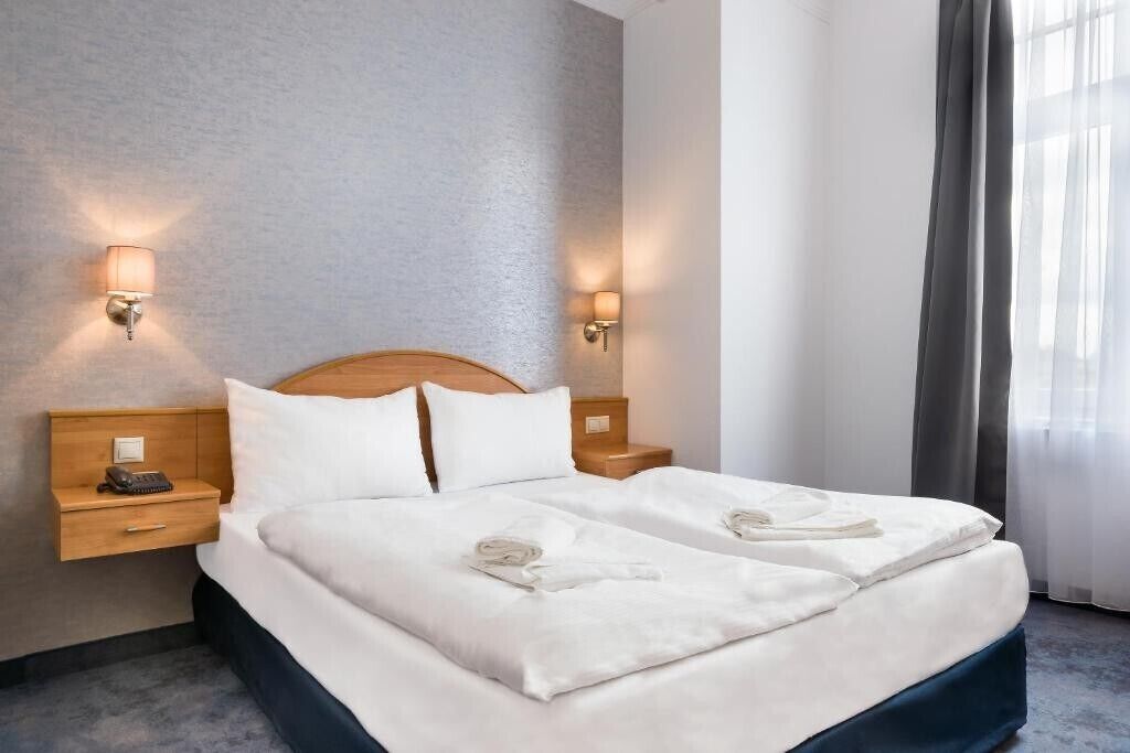 Double Room, Balcony | In-room safe, desk, soundproofing, iron/ironing board