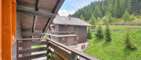 Family Apartment, Multiple Bedrooms, 2 Bathrooms (Caterina View) | Terrace/patio