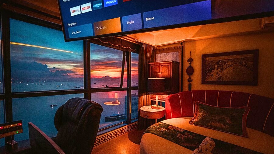 Sea Family Room in Front of US Embassy