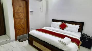 Desk, free WiFi, bed sheets