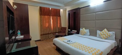 Roomshala Hotel J JOy
