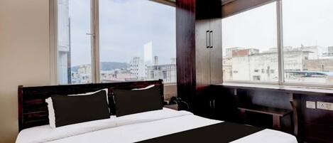 Deluxe Double Room | In-room safe, free WiFi