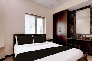 Deluxe Double Room | In-room safe, free WiFi - SRI ADITI INN (Vijayawada)