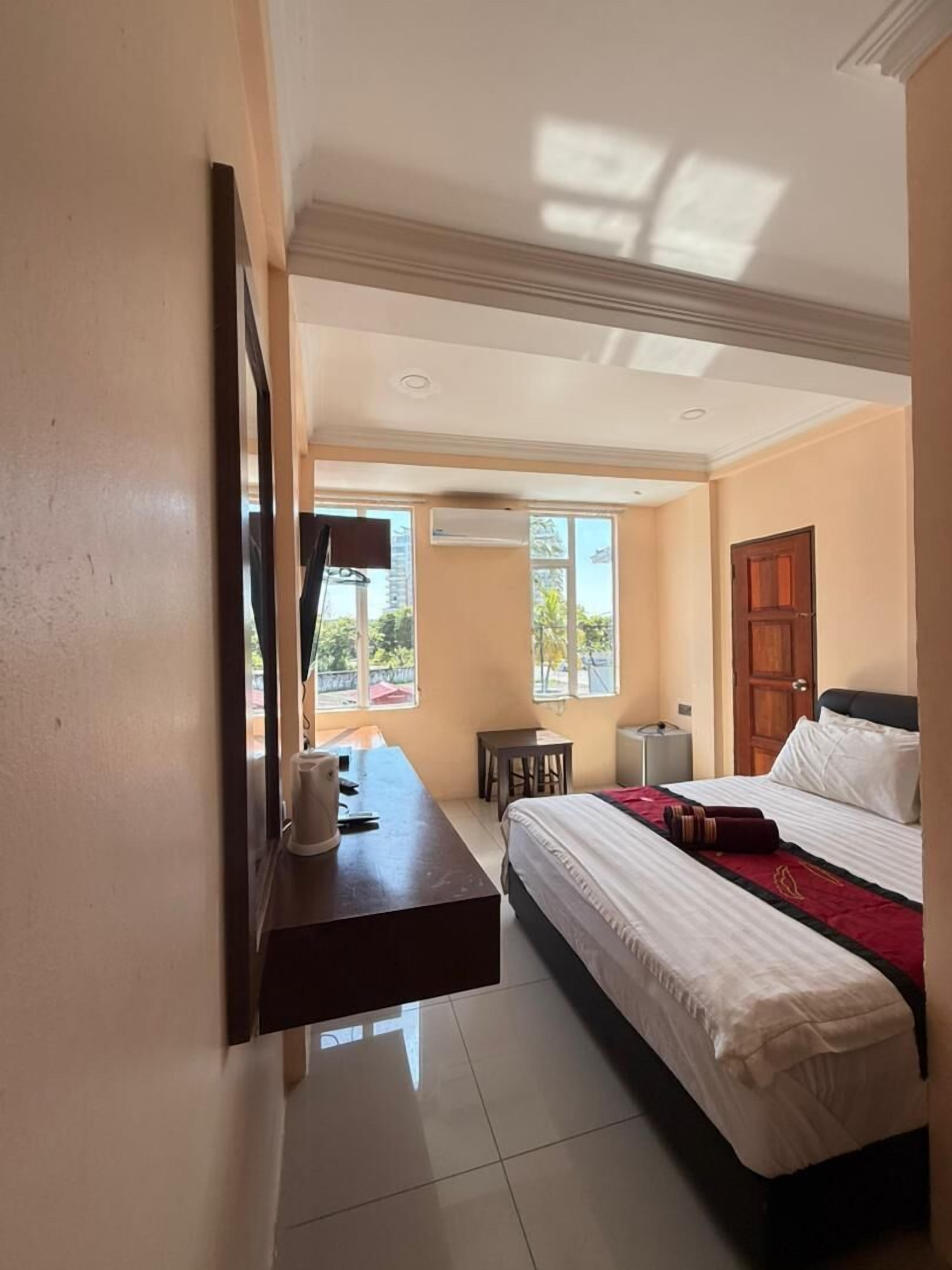 Iron/ironing board, free WiFi