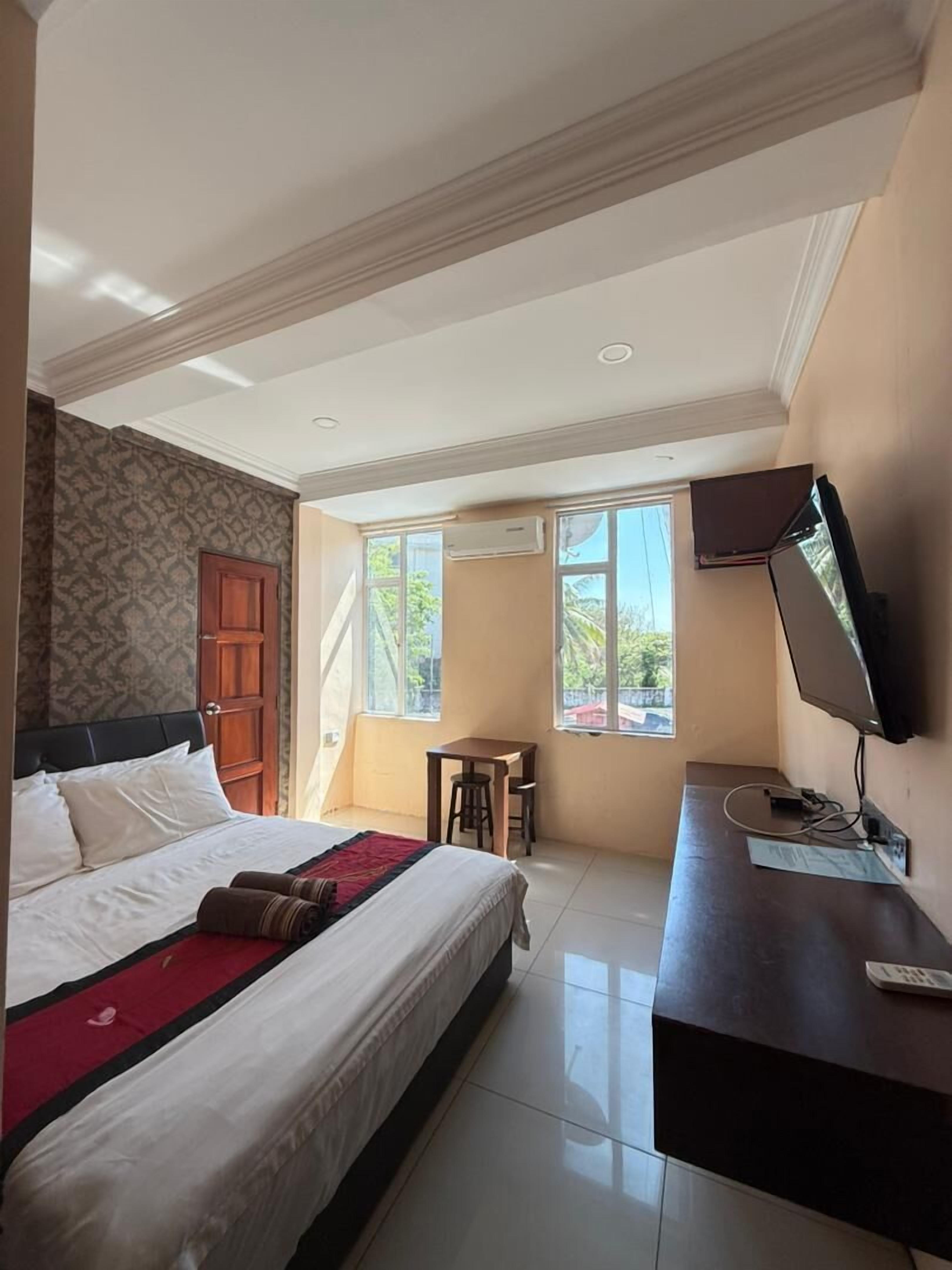 Iron/ironing board, free WiFi