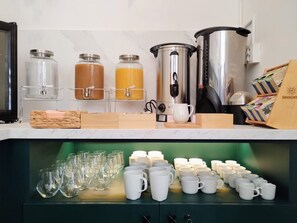 Bao gồm bữa sáng buffet hàng ngày