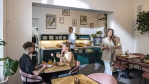 Desayuno buffet incluido todos los días 