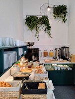 Free daily buffet breakfast