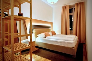 2 Schlafzimmer, Schreibtisch, BĂŒgeleisen/BĂŒgelbrett, kostenloses WLAN
