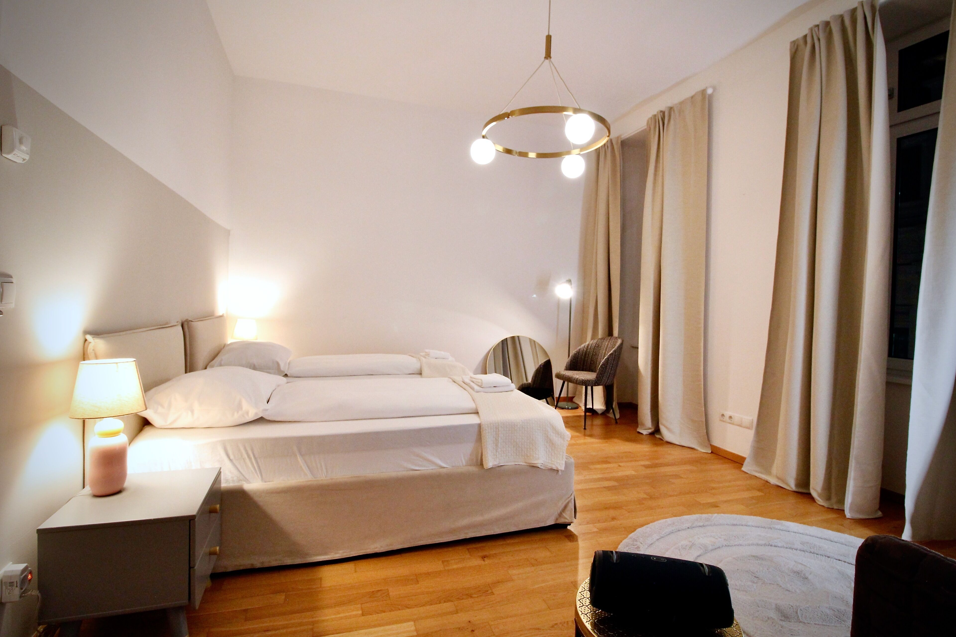 2 bedrooms, desk, iron/ironing board, free WiFi