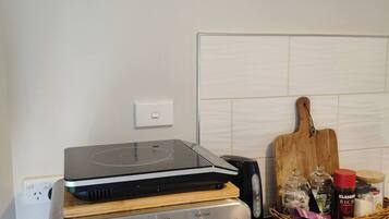 House, 1 Bedroom, Smoking, Patio | Private kitchen