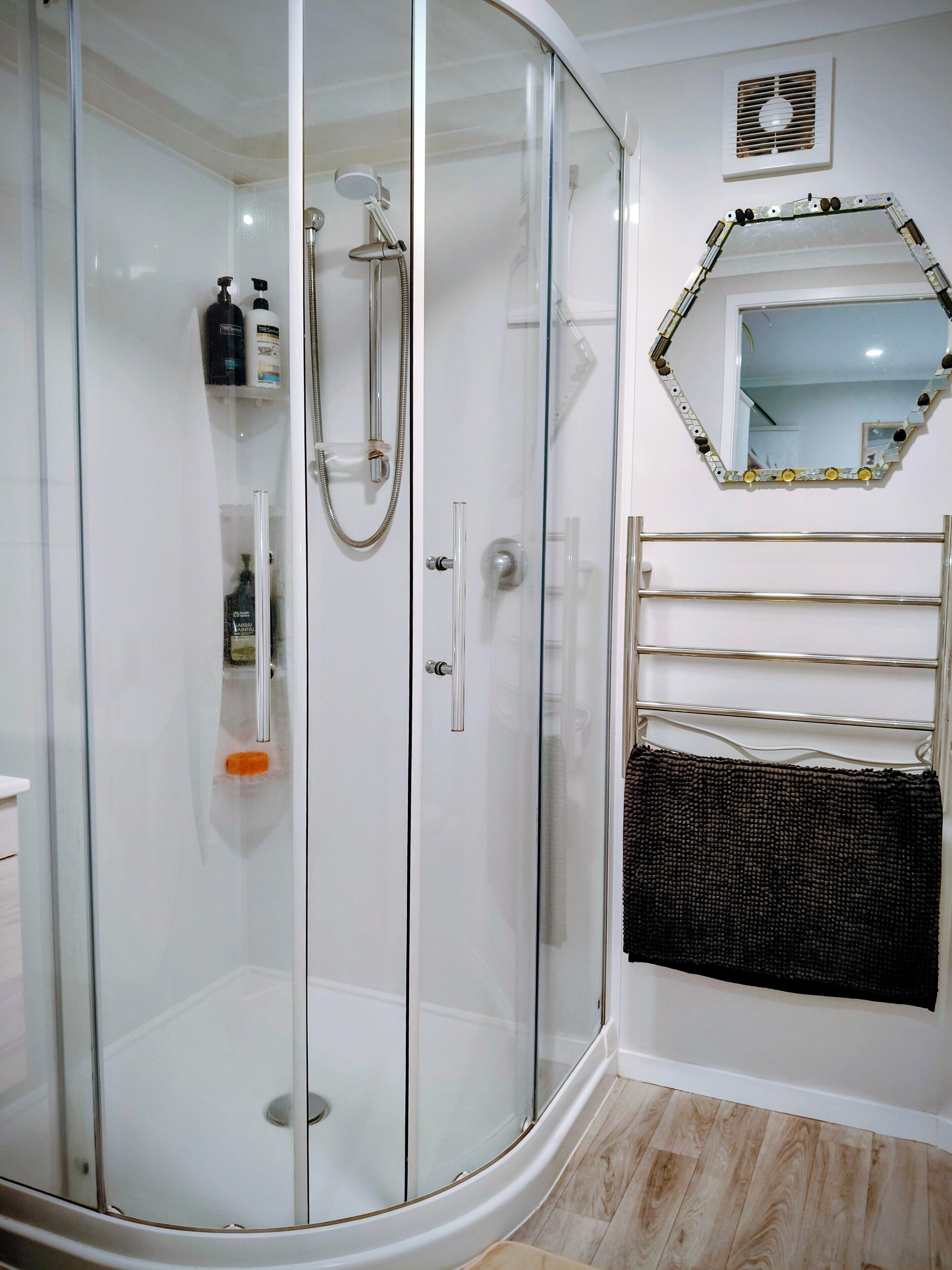 Maison, 1 chambre, fumeurs, patio | Douche de la salle de bain