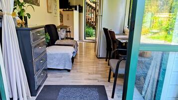 House, 1 Bedroom, Smoking, Patio | Living room