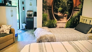 1 bedroom - Escape to Tranquility in Rotorua's Heart (Rotorua)