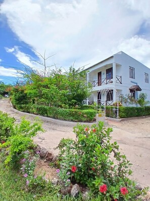 Exterior - One- Bedroom  Bungalow-  Garden View (Nungwi)