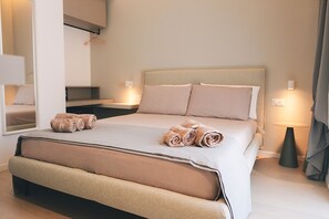Luxury Studio Suite | In-room safe, blackout curtains, free WiFi