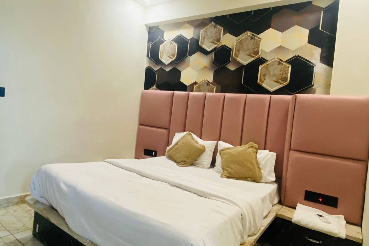 Deluxe Double Room, City View | Egyptian cotton sheets, premium bedding, memory foam beds, desk
