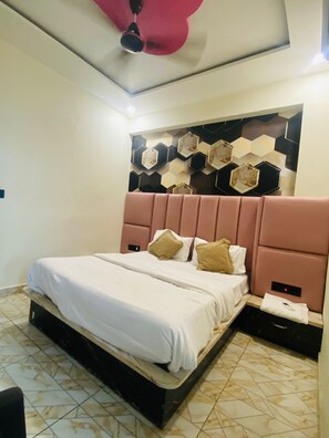 ห้องดีลักซ์ดับเบิล, วิวเมือง | ผ้าปูที่นอนฝ้ายอียิปต์, เครื่องนอนระดับพรีเมียม, เตียงเมมโมรีโฟม