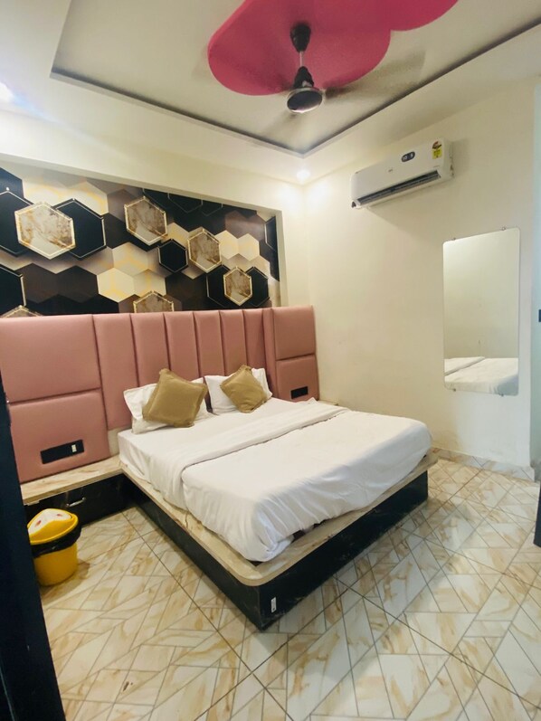 Egyptian cotton sheets, premium bedding, memory foam beds, desk
