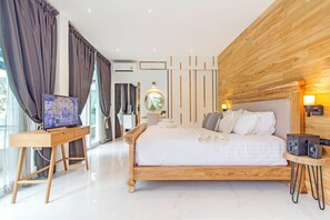 5 bedrooms, iron/ironing board, internet, bed sheets