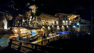 Bar (en la propiedad)