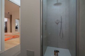 Shower, bidet, towels, shampoo - Ca' Marcello Levante (Venezia)