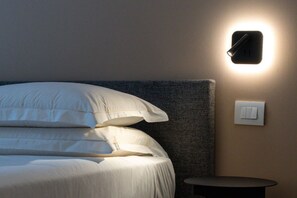 2 Schlafzimmer, Schreibtisch, Bügeleisen/Bügelbrett, Reisekinderbett