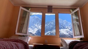 Comfort Tek Büyük veya İki Ayrı Yataklı Oda, Kat Hizmetleri, Dağ Manzaralı | Masa, dizüstü bilgisayar çalışma alanı, kablosuz İnternet